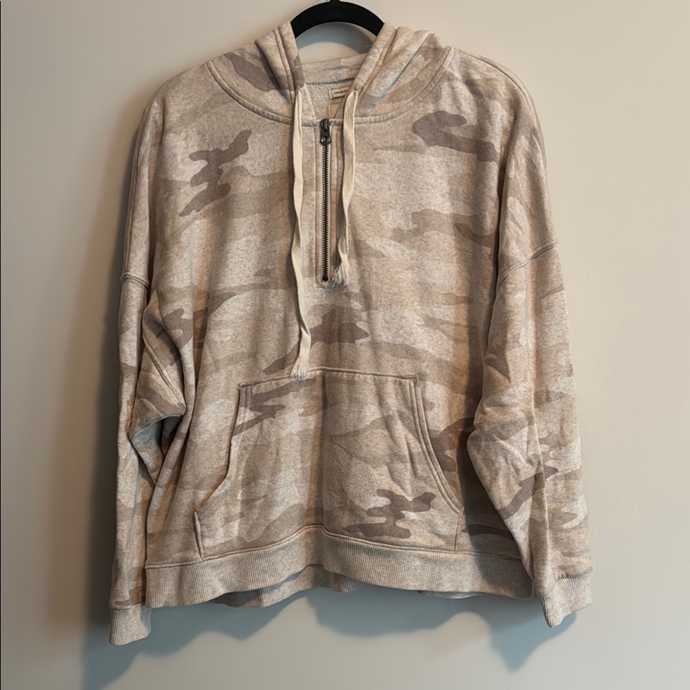 AE Sweatshirt Size M